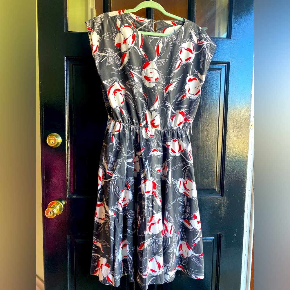Vintage 80’s Dark Gray, Red, White Floral Blouson Elastic Waist Dress